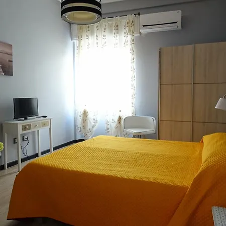 Alojamento de Acomodação e Pequeno-almoço Giulia Quartu SantʼElena